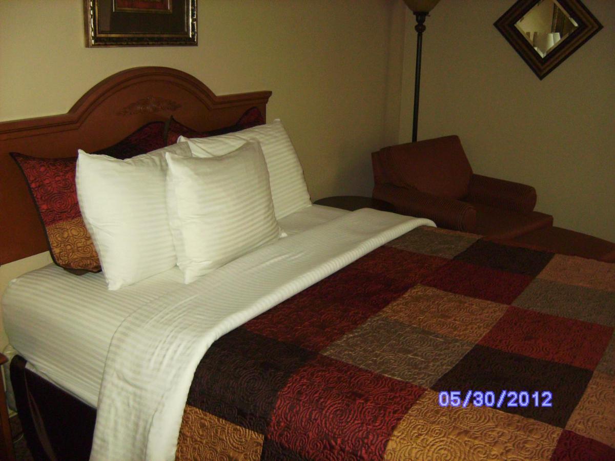 All American Inn & Suites Брэнсон Экстерьер фото